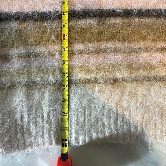 Wild Fable Striped Beige and Pink Women's Size XS Sweater Fuzzy Crew Neck NWT - Picture 8 of 10